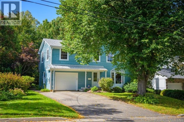 Family room - 560 Squires Street, Fredericton, NB E3B3V4 Photo 2