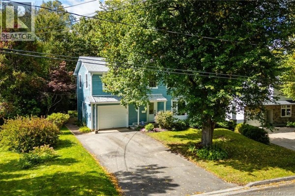 5pc Bathroom - 560 Squires Street, Fredericton, NB E3B3V4 Photo 3