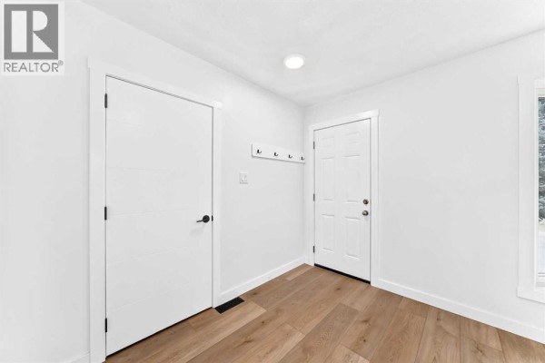 Primary Bedroom - 5603 Trelle Drive Ne, Calgary, AB T2K3V3 Photo 4