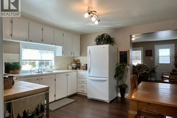 5604 49 Street, Fort Nelson, BC, photo 2