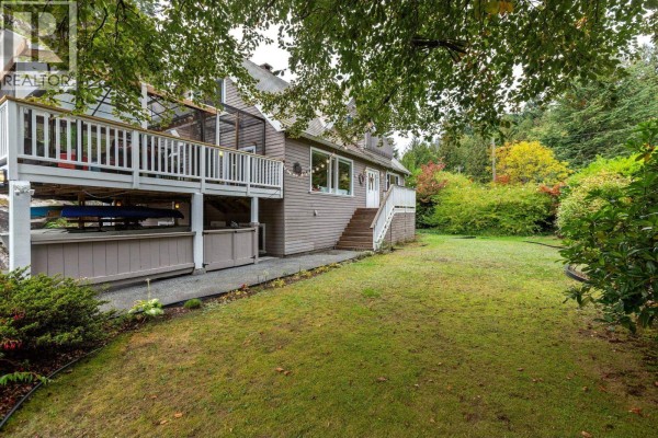 5607 Eagle Harbour Road, West Vancouver, BC V7W1P4 Photo 3
