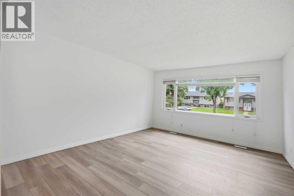 Primary Bedroom - 5608 Rundlehorn Drive Ne, Calgary, AB T1Y3J2 Photo 4