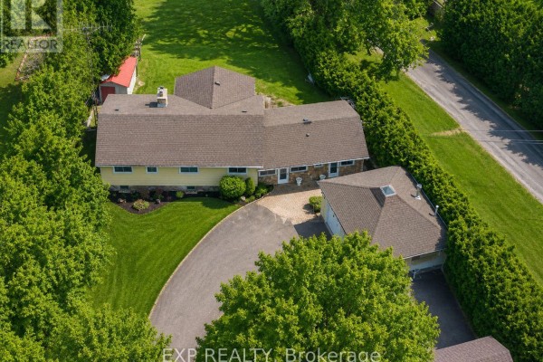 Great room - 561 Duclos Point Road, Georgina, ON L0E1N0 Photo 5