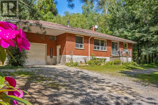 561 Long Lake Road, Madawaska Valley, ON K0J1B0 Photo 3