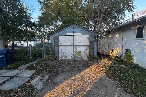 561 Oakview Avenue, Winnipeg, MB R2K0S1 Photo 5