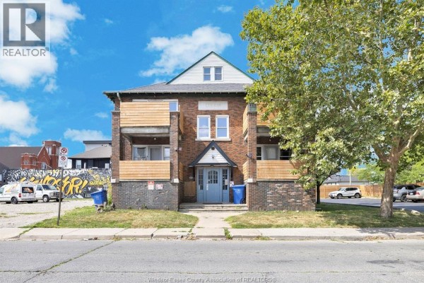 561 Parent Avenue, Windsor, ON N9A2C2 Photo 2