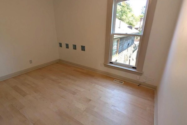 561 Parliament Street, Toronto, ON M4X1P7 Photo 4