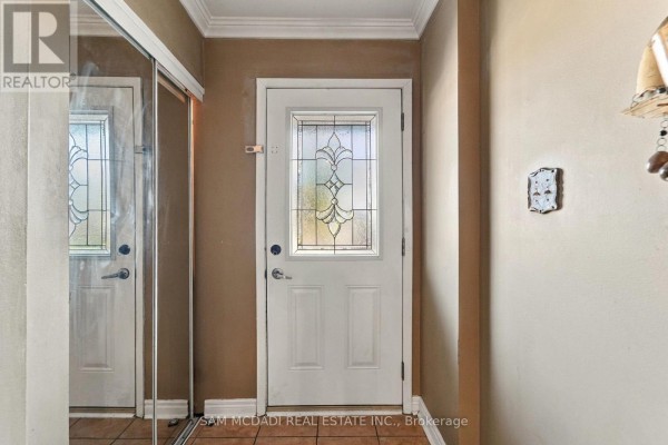 Primary Bedroom - 561 Tedwyn Drive, Mississauga, ON L5A1J8 Photo 4
