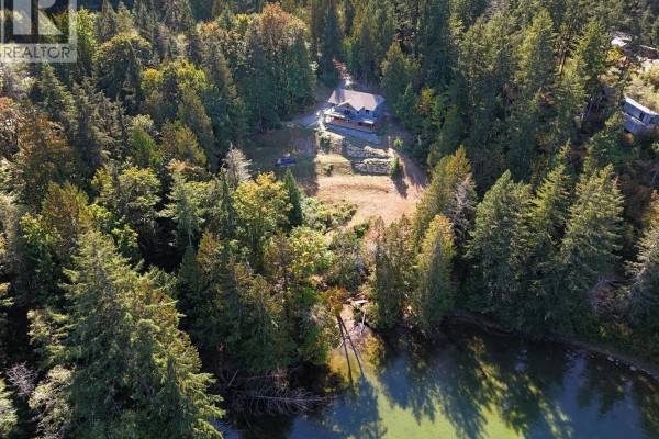5611 E Oyster Bay Road, Garden Bay, BC V0N2H1 Photo 2