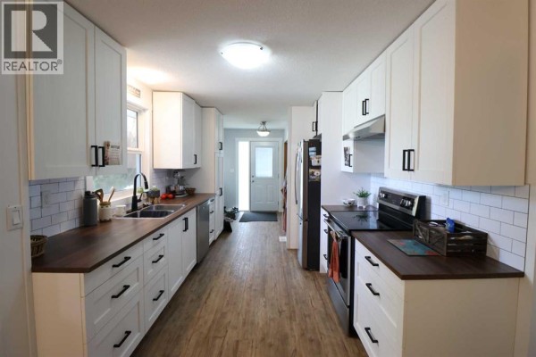 Bedroom - 5612 57 Street, Taber, AB T1G1L3 Photo 5