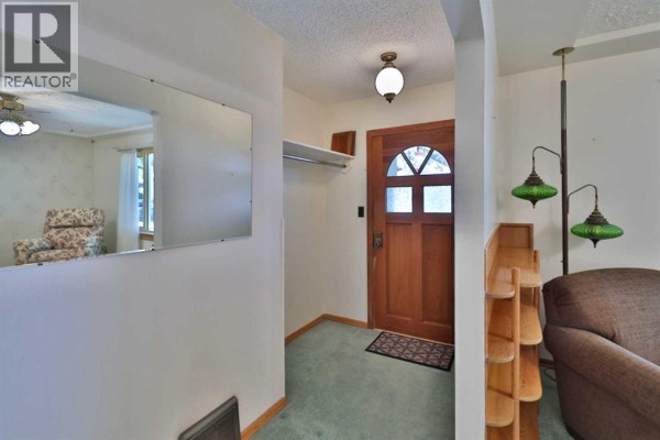 Primary Bedroom - 5615 51 Avenue, Camrose, AB T4V0W3 Photo 3