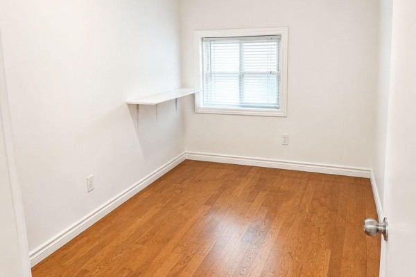 562 Bathurst Street, Toronto, ON M5S2P9 Photo 2