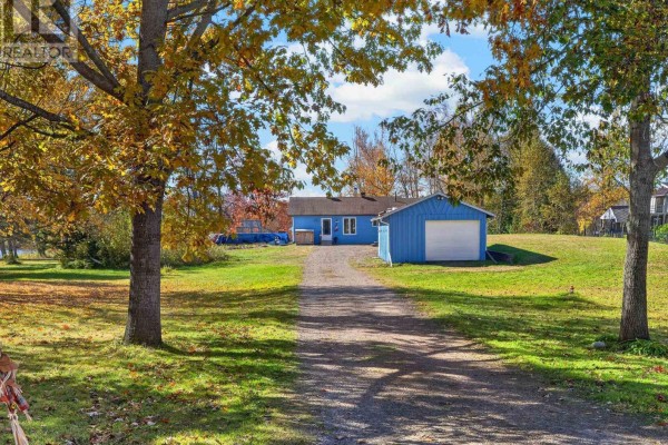 Residential for sale at 562 Bayview Drive, Whitewater Region, ON - MLS® xUPtVe