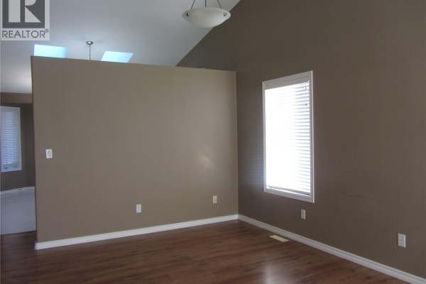 4pc Bathroom - 562 Blackburn Crescent, Saskatoon, SK S7V1E8 Photo 3