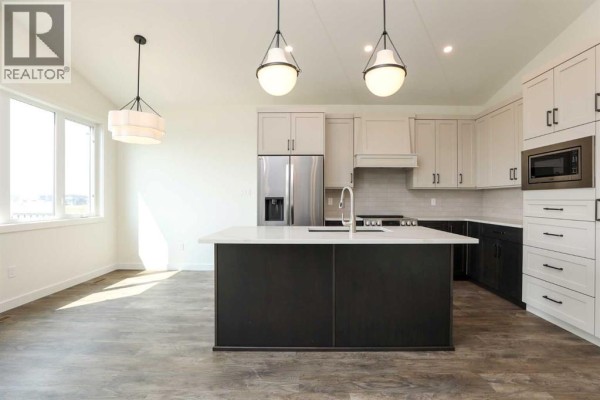 Kitchen - 562 Malahat Green W, Lethbridge, AB T1J5W4 Photo 5