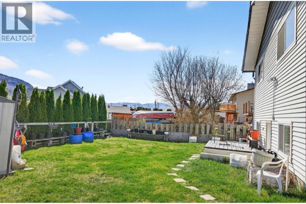 562 Pine Street, Ashcroft, BC, photo 2