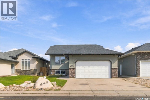 562 Rempel Manor, Saskatoon
