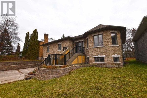 562 Wilson St, Sault Ste  Marie, ON, photo 2