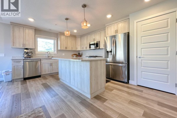 Living room - 5620 51st Street Unit# 403, Osoyoos, BC V0H1V6 Photo 3