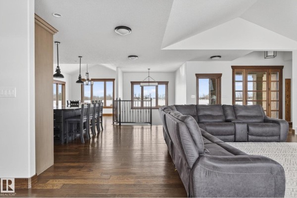 56229 Rge Road 242, Rural Sturgeon County, AB, photo 2