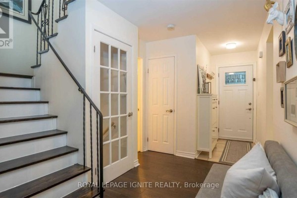 563 Berwick Crescent, Oshawa, ON L1J3E6 Photo 2
