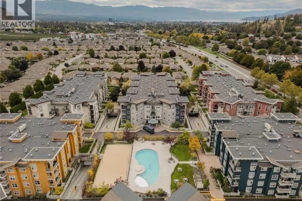 4pc Ensuite bath - 563 Yates Road Unit# 412, Kelowna, BC V1V2V3 Photo 2