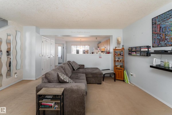 Primary Bedroom - 5632 203 St Nw, Edmonton, AB T6M0B2 Photo 4