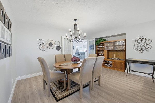 5632 E Sunrise Crescent, Surrey, BC V3S7M5 Photo 5