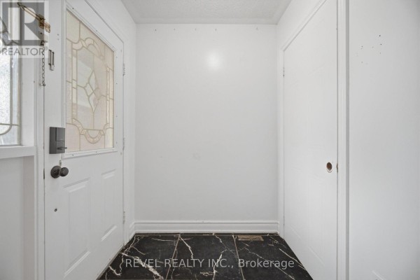 Bedroom 2 - 5633 Cortina Crescent, Mississauga, ON L4Z3R3 Photo 5