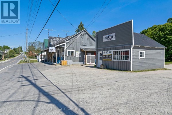 5639 Mcdonalds Corners Road, Lanark Highlands, ON K0G1M0 Photo 4
