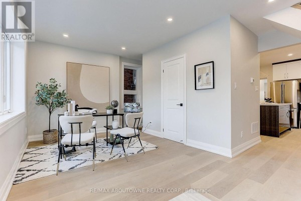 Kitchen - 564 Dufferin Street, Toronto, ON M6K2A9 Photo 3