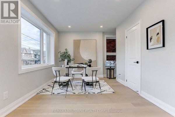 Dining room - 564 Dufferin Street, Toronto, ON M6K2A9 Photo 4