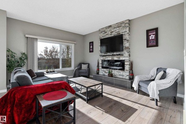Kitchen - 564 Reynalds Wd, Leduc, AB T9E0T2 Photo 3