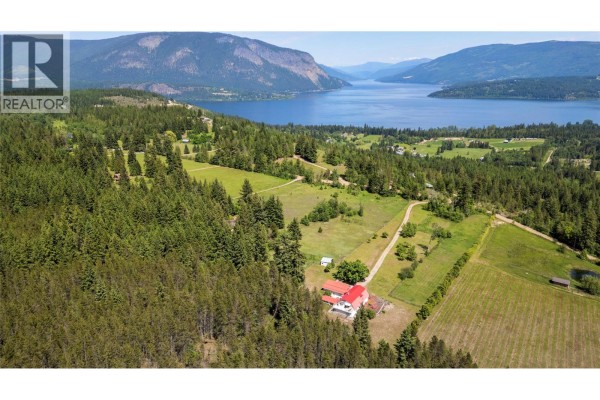 Mud room - 5641 50 Street Nw, Salmon Arm, BC V1E3A6 Photo 5