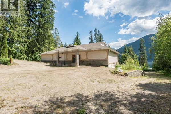 Bedroom - 5648 Longbeach Road, Nelson, BC V1L6N9 Photo 5