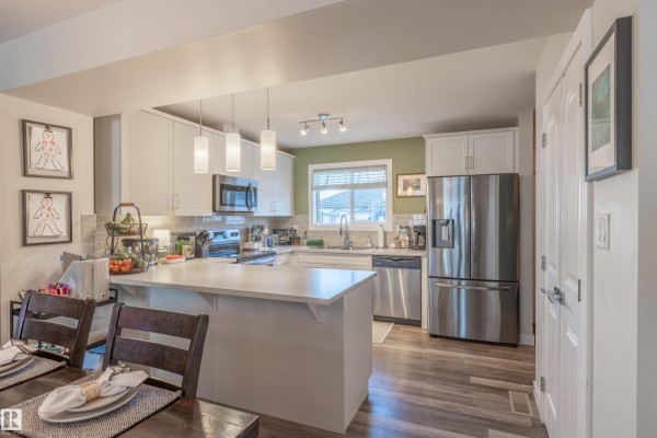 Kitchen - 565 Chappelle Dr Sw, Edmonton, AB T6W2B5 Photo 3