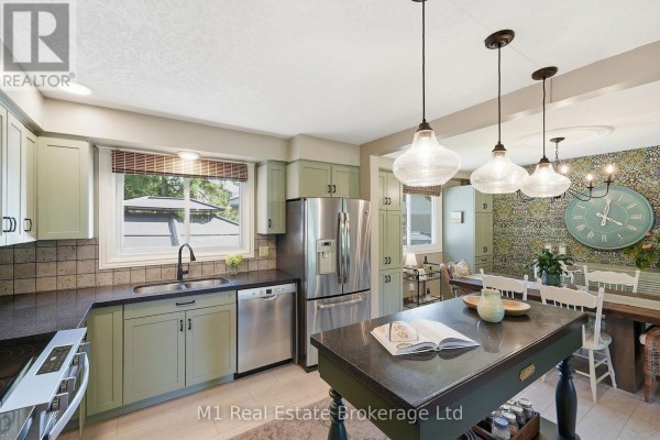 565 Elgin Street, Centre Wellington, ON N1M2C1 Photo 3