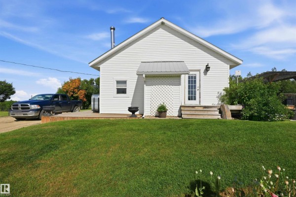 Kitchen - 56502 Rge Road 33, Rural Lac Ste  Anne County, AB T0E1V0 Photo 3