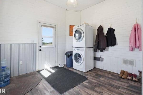 Primary Bedroom - 56502 Rge Road 33, Rural Lac Ste  Anne County, AB T0E1V0 Photo 4