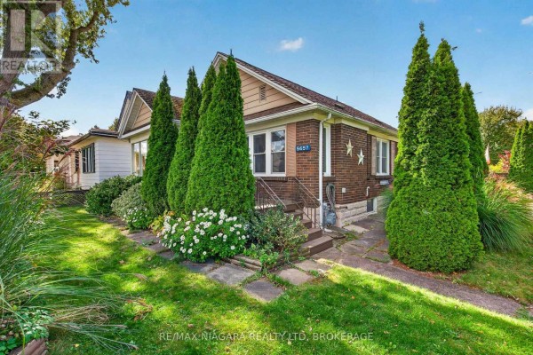 Kitchen - 5657 Prince Edward Avenue, Niagara Falls, ON L2G5J1 Photo 2