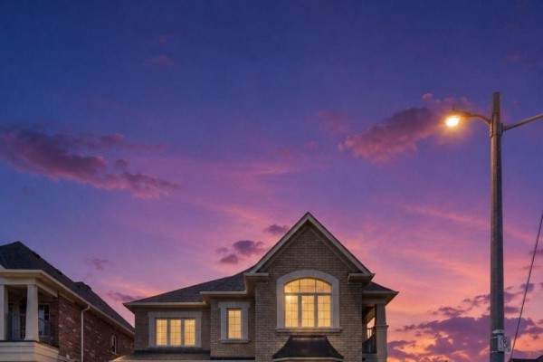 566 Brisdale Drive, Brampton, ON, photo 2