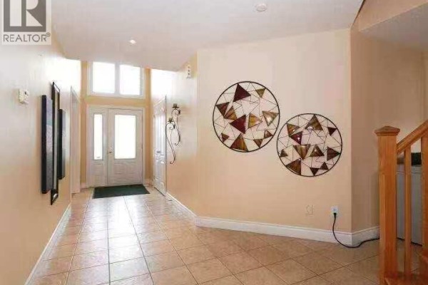 566 Buckingham Boulevard, Waterloo, ON, photo 2