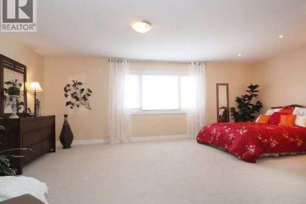 566 Buckingham Boulevard, Waterloo, ON, photo 3