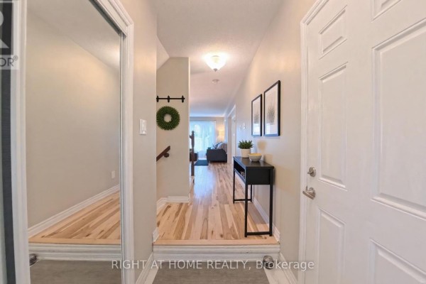 Eating area - 566 Dundonald Drive, Ottawa, ON K2J5X1 Photo 2