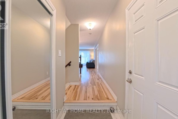 Living room - 566 Dundonald Drive, Ottawa, ON K2J5X1 Photo 3