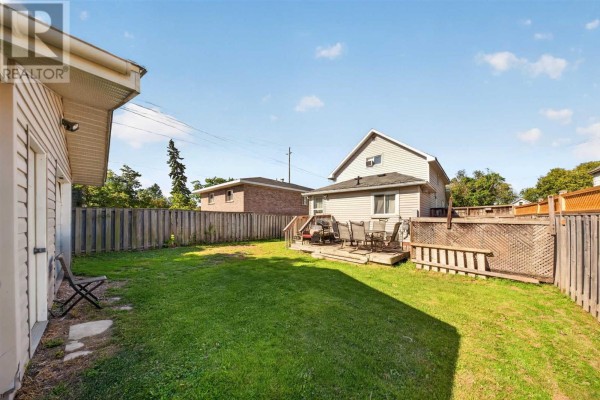 Living room - 566 Northland Rd, Sault Ste  Marie, ON P6C3P2 Photo 3