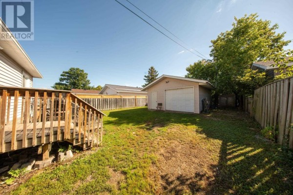 Kitchen - 566 Northland Rd, Sault Ste  Marie, ON P6C3P2 Photo 4