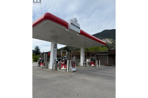 5668 97 Highway, Falkland, BC V0E1W1 Photo 4