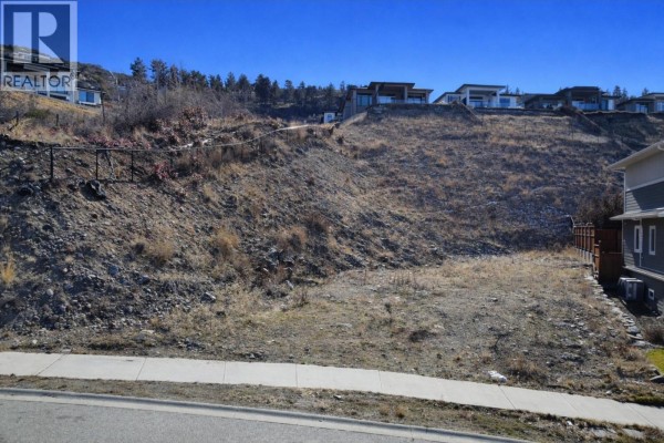 5669 Mountainside Drive, Kelowna, BC V1W5L5 Photo 2