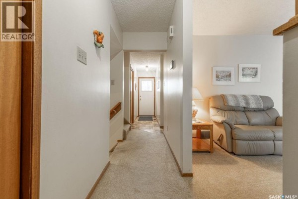 Primary Bedroom - 567 Delaronde Road, Saskatoon, SK S7J4A7 Photo 4